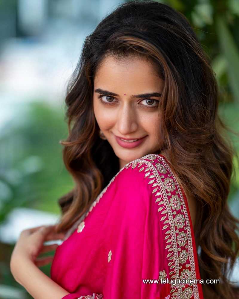 ashika ranganath stills 170824 03