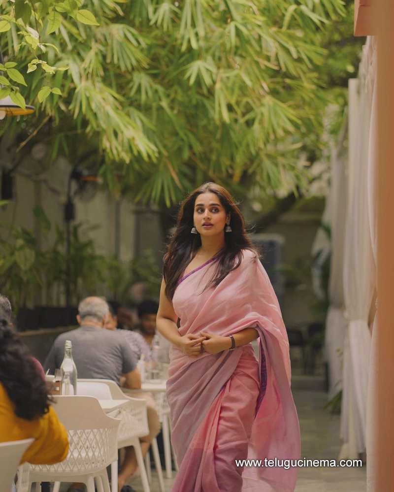 ayesha srinath stills 120824 03