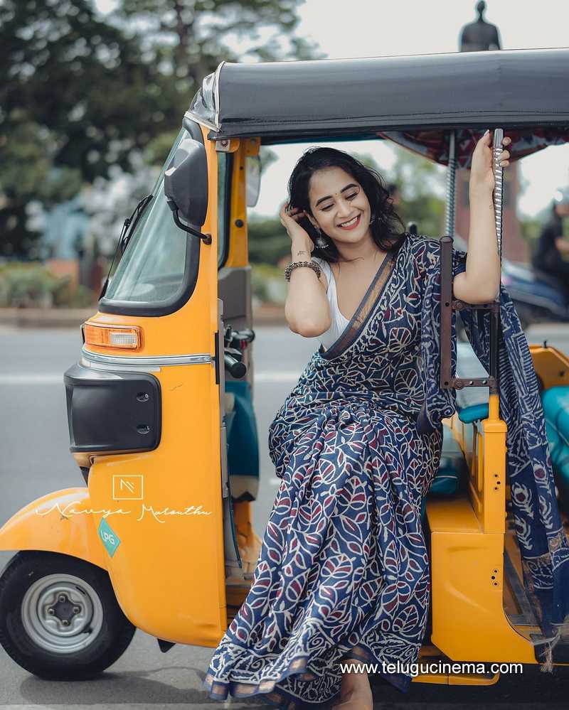 deepthi stills 100824 06