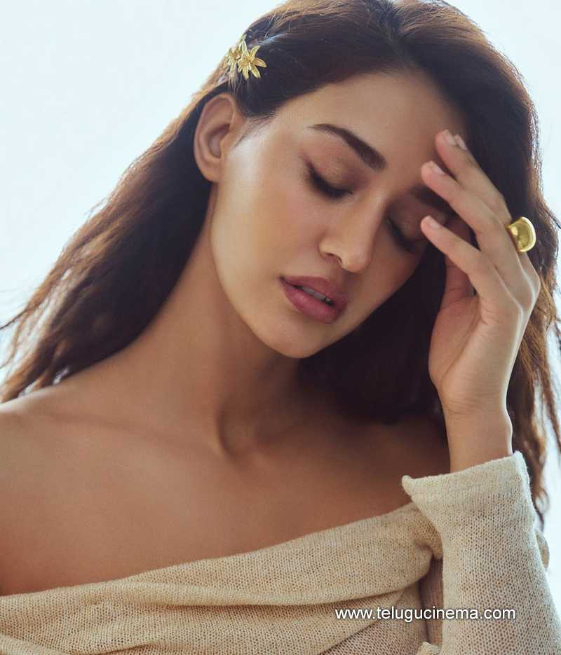 dishapatani stills 190824 02