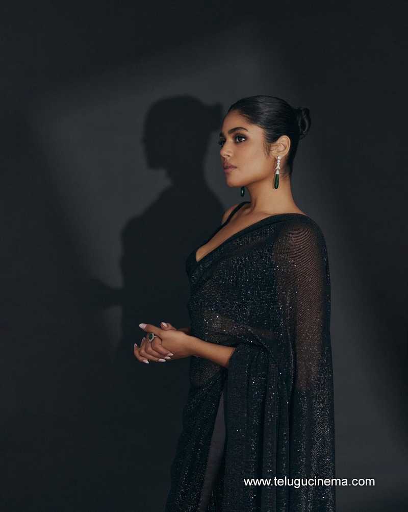 faria stills 200824 06