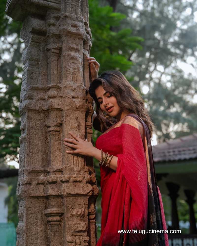 iswarya stills 090824 04