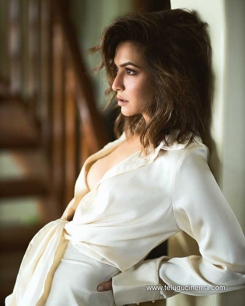 Kriti Kharbanda New Photos