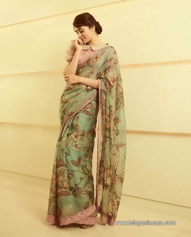 kritishetty stills 310824 02