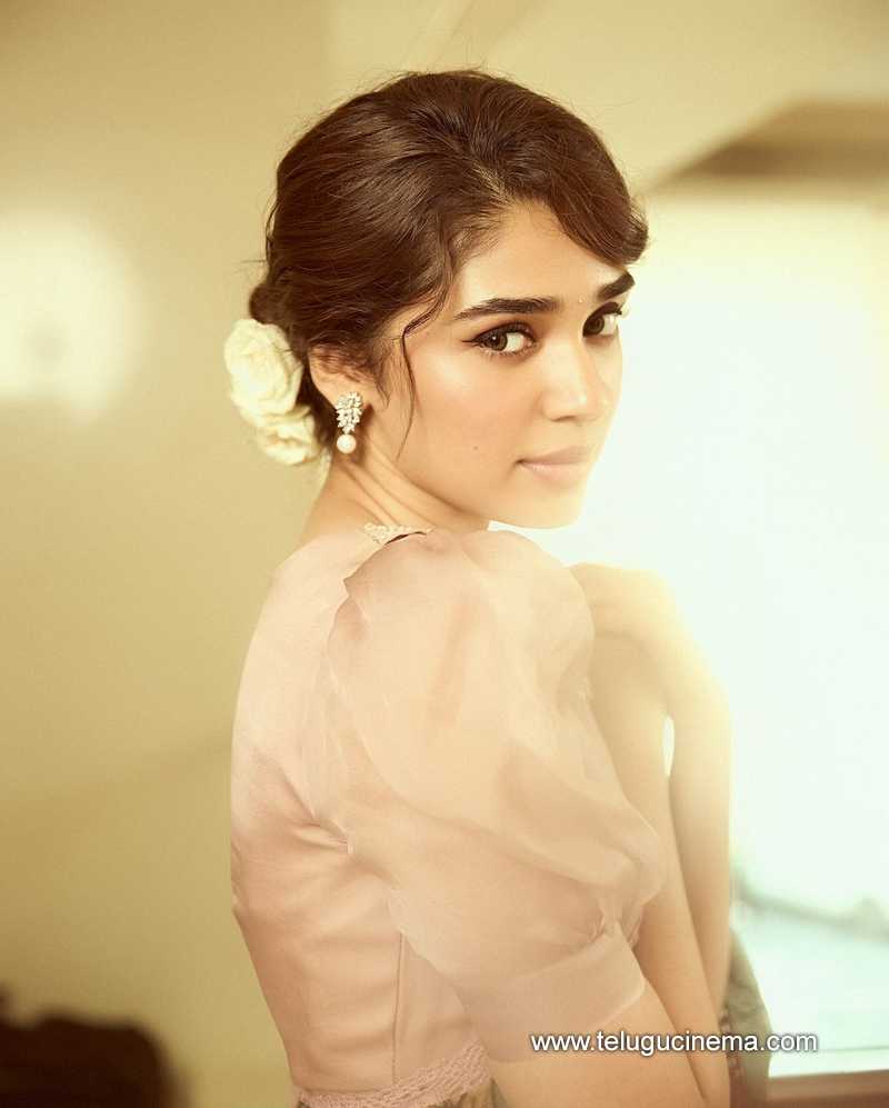 kritishetty stills 310824 03