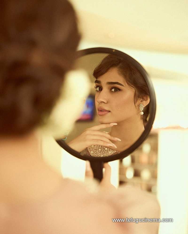 kritishetty stills 310824 06