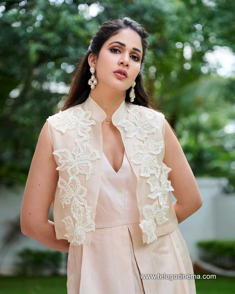 lavanyatripati stills 210824 02