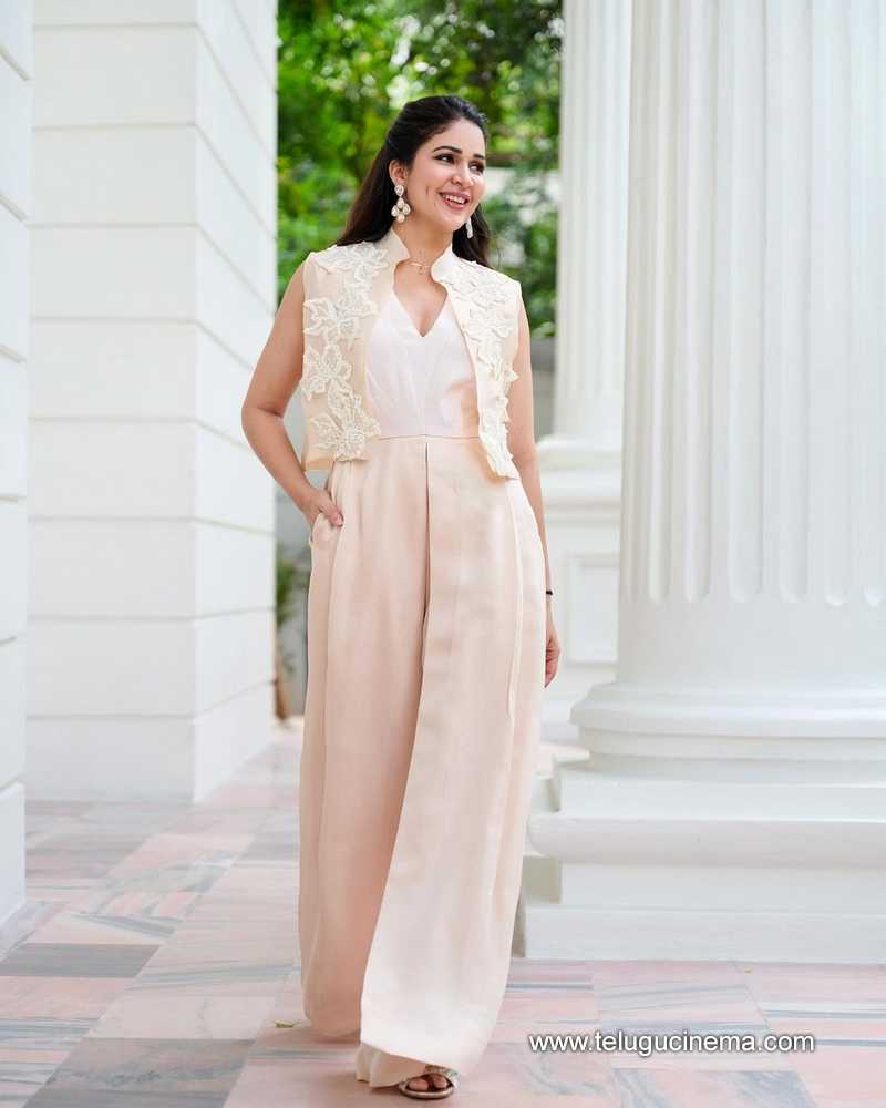 lavanyatripati stills 210824 03