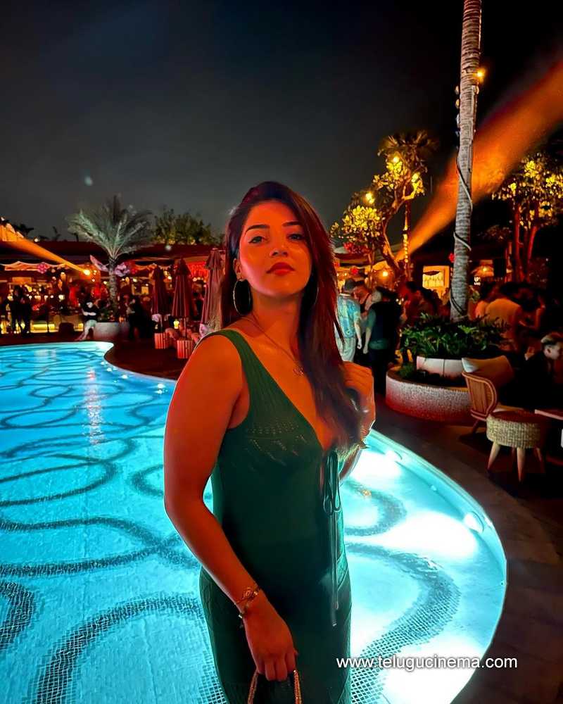 mehreen stills 100824 09