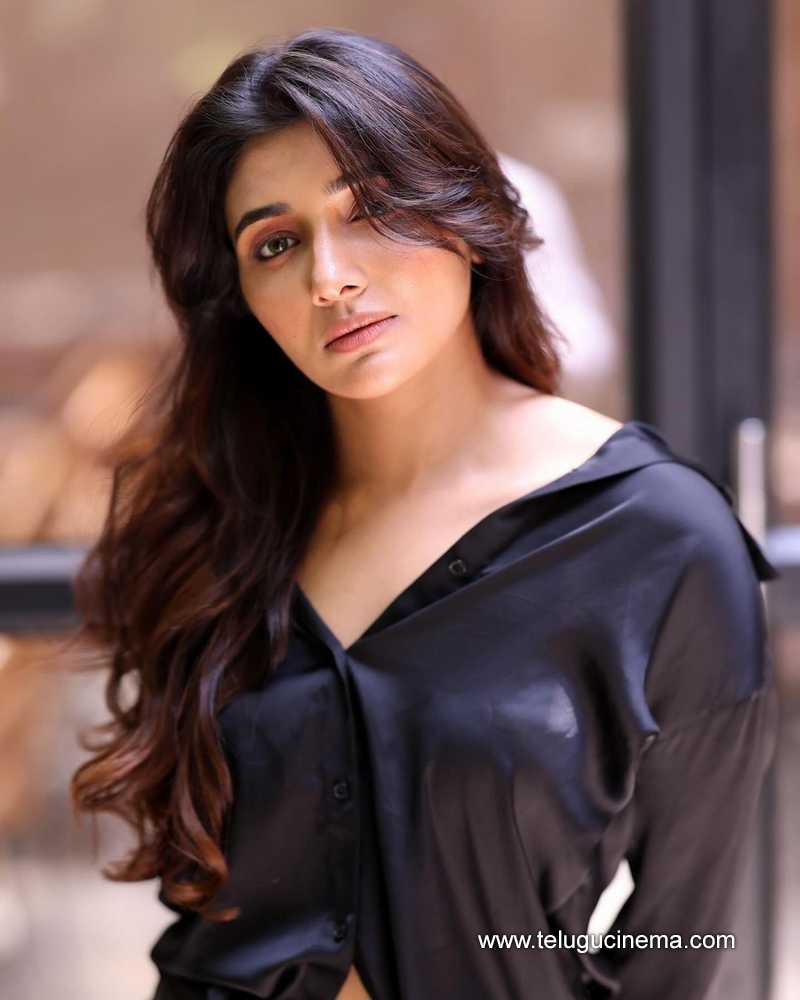 mirrnaa stills 300824 01 1