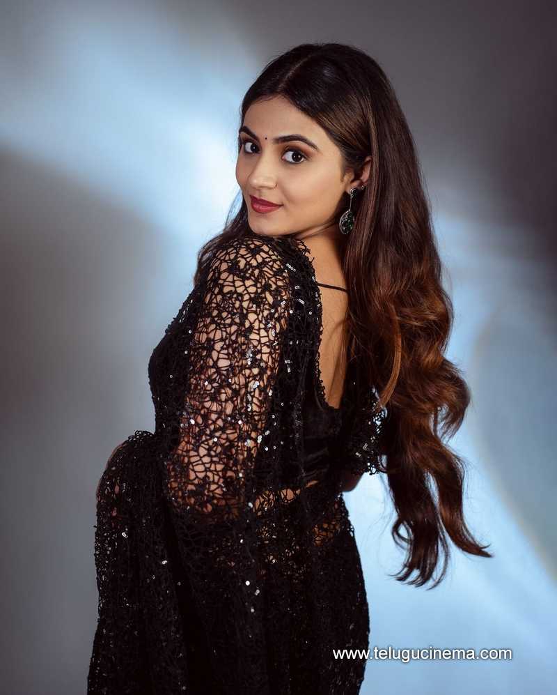 nayansarika stills 300824 04