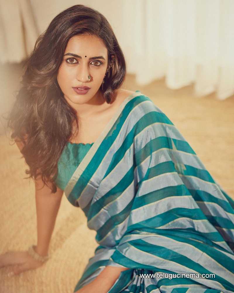 niharika stills 100824 01