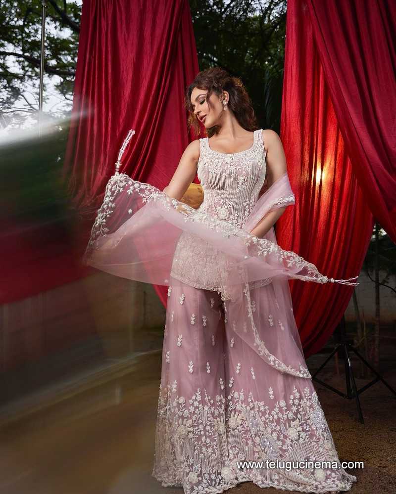 seerat stills 300824 06