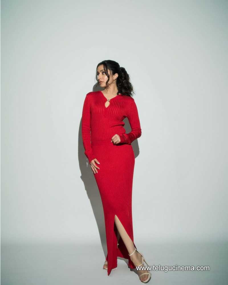 shraddha stills 090824 04