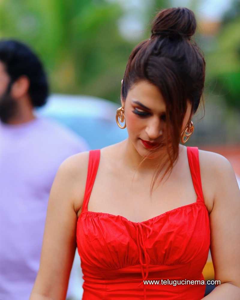 shraddhadas stlls 140824 03