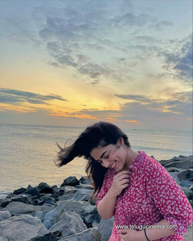 siddhiindani stills 230824 03