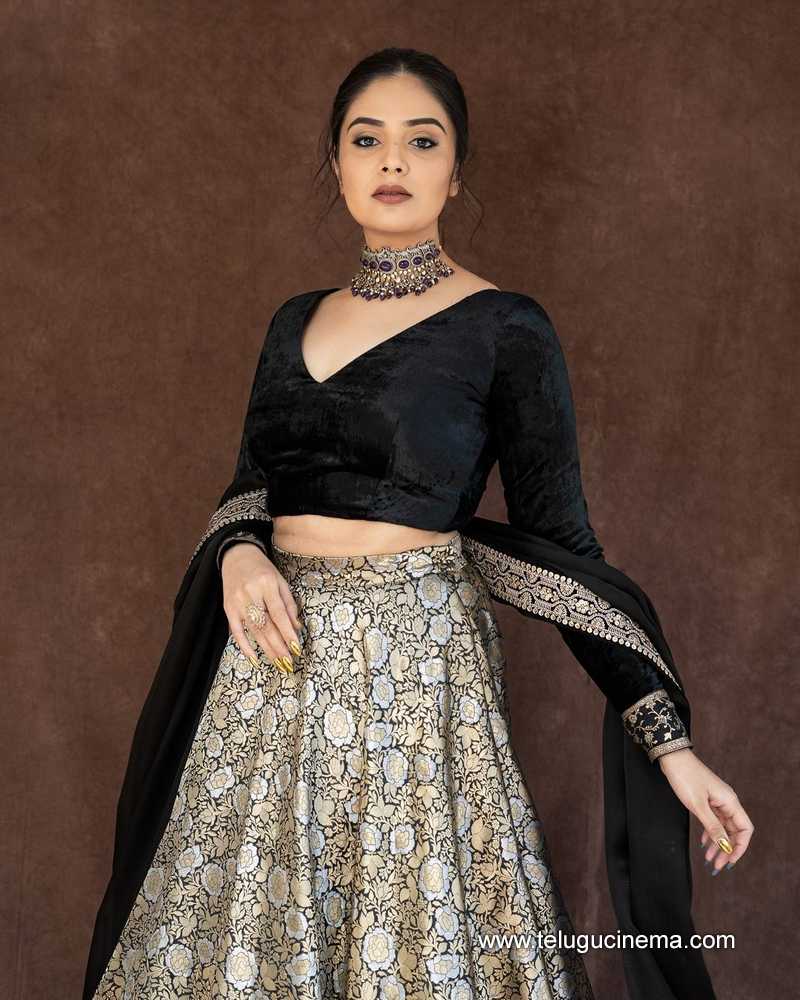 sreemukhi 130824 07