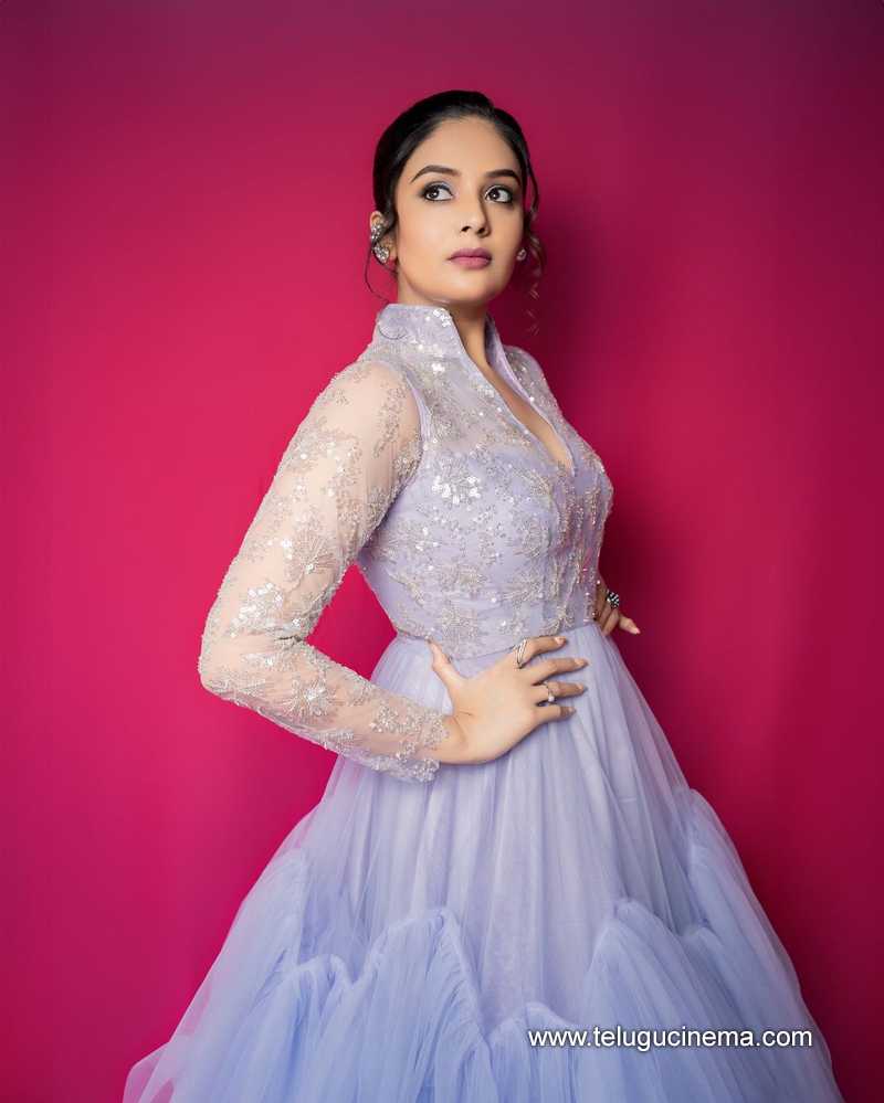 sreemukhi stills 240824 03