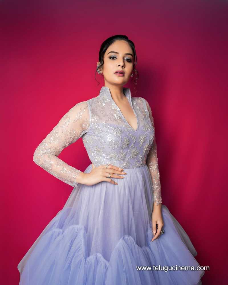 sreemukhi stills 240824 05