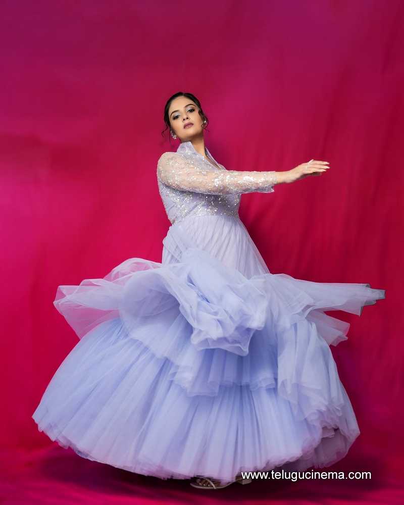 sreemukhi stills 240824 11