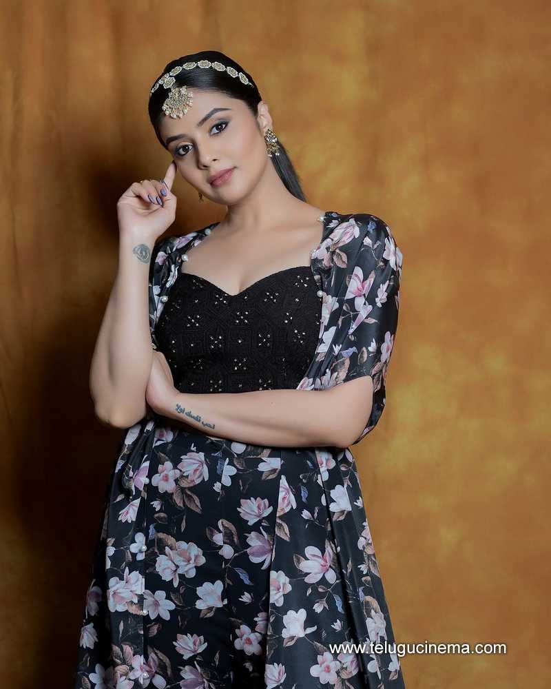 sreemukhi stills 290824 05