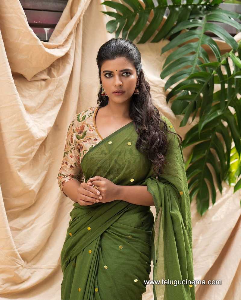 aishwarya stills 230924 05