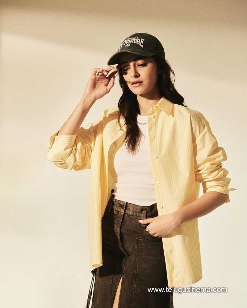 ananya stills 210924 06