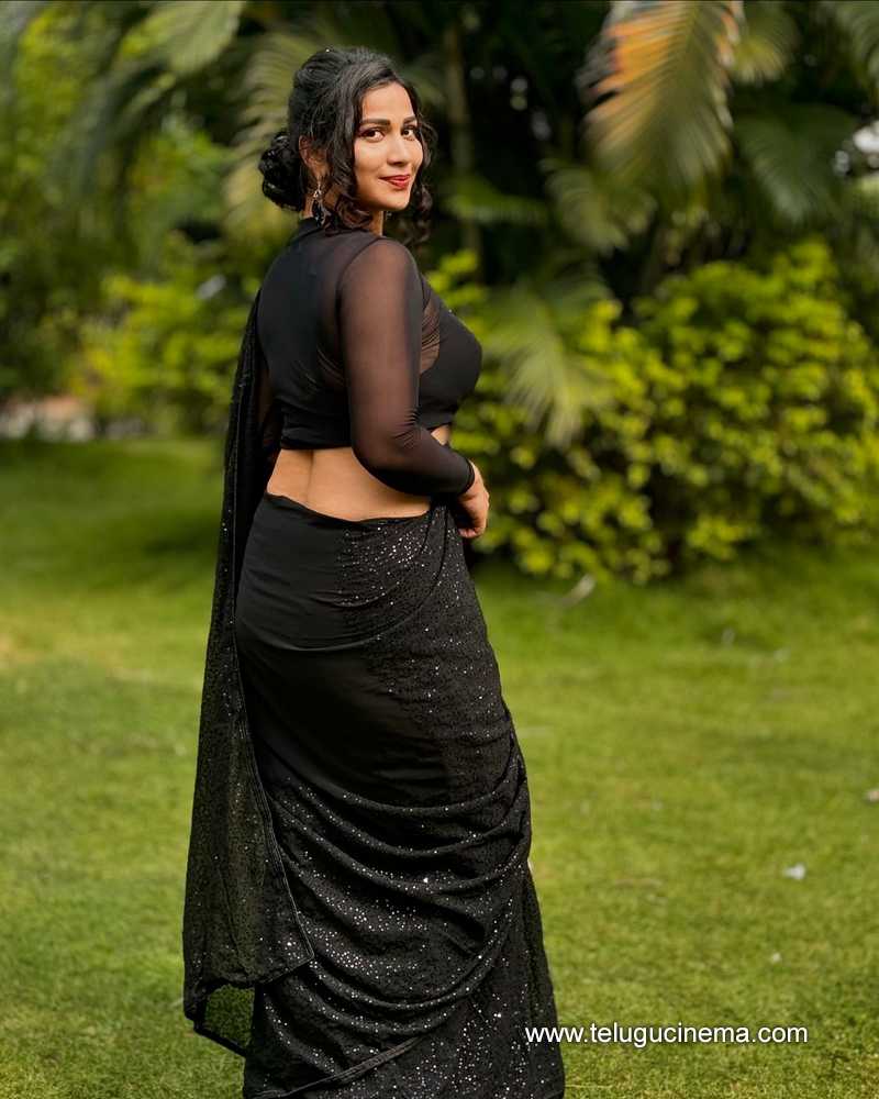inaya stills 250924 02