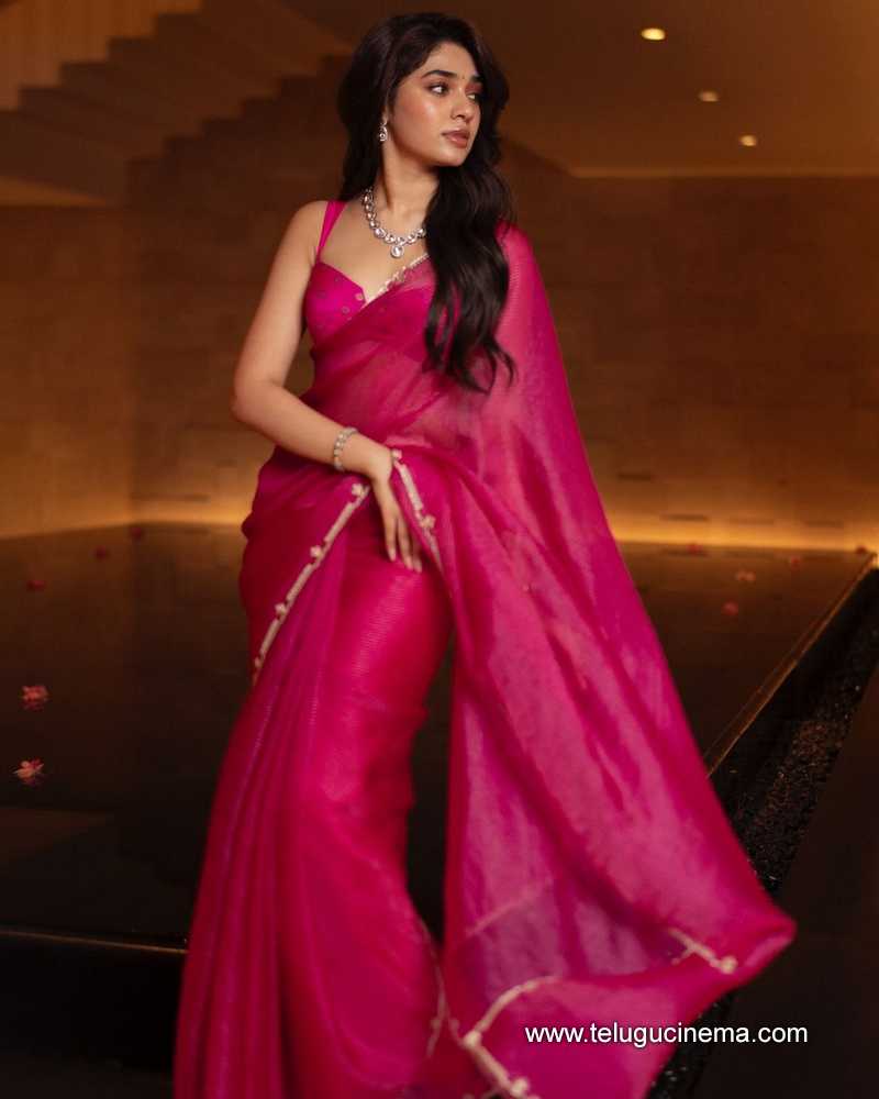 kriti stills 250924 06