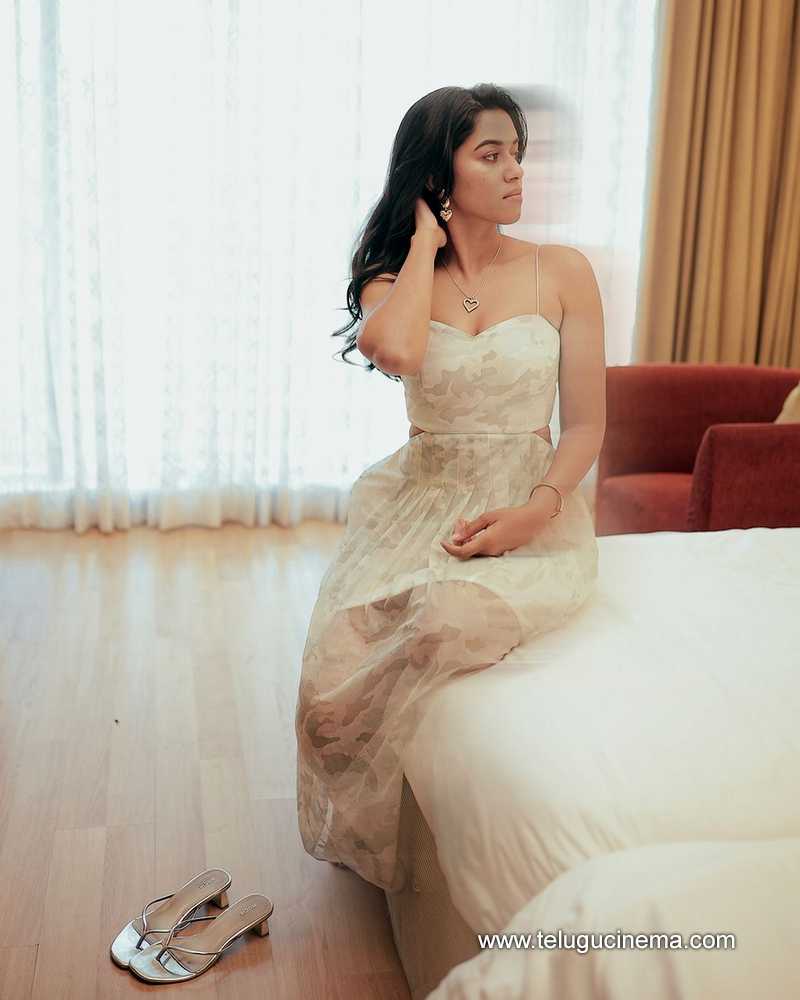 mrinalini stills 240924 06