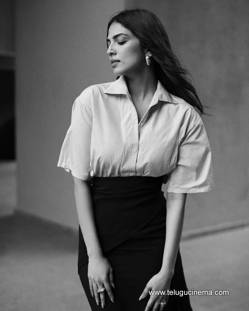 samantha stills 270924 02