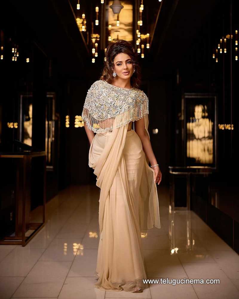 seerat stills 230924 05