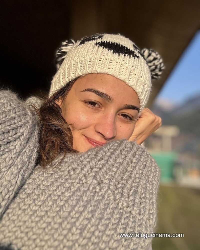 alia stills 191024 02