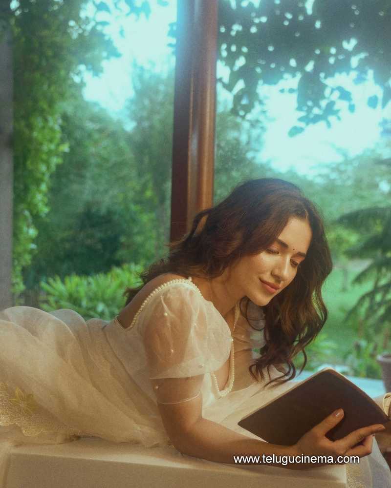 ashika stills 191024 04 1