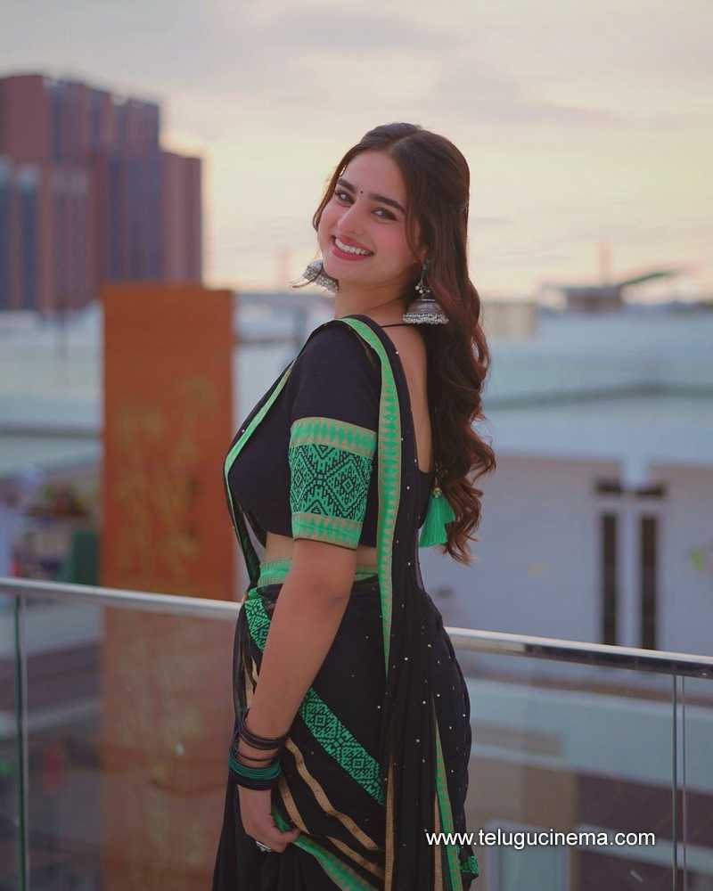 ayesha stills 041024 06