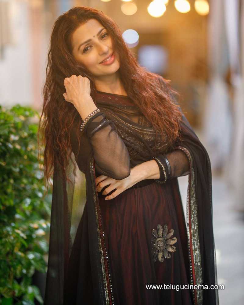bhumika stills 311024 02