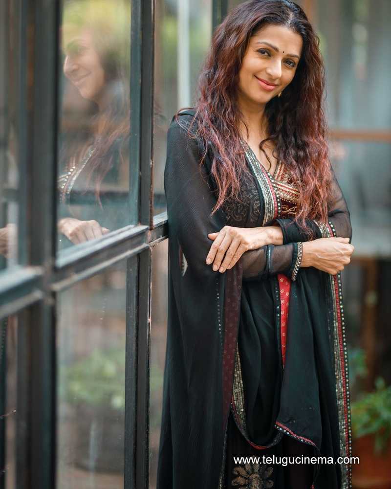 bhumika stills 311024 04