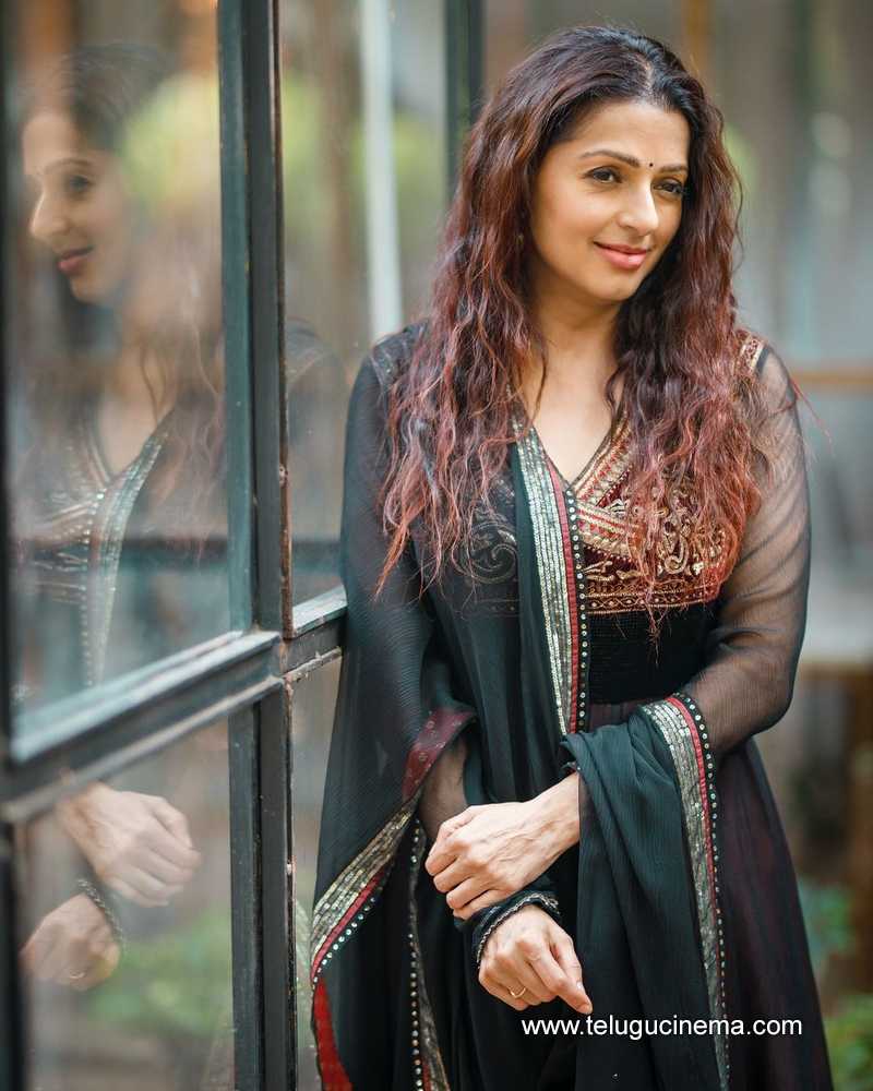 bhumika stills 311024 06