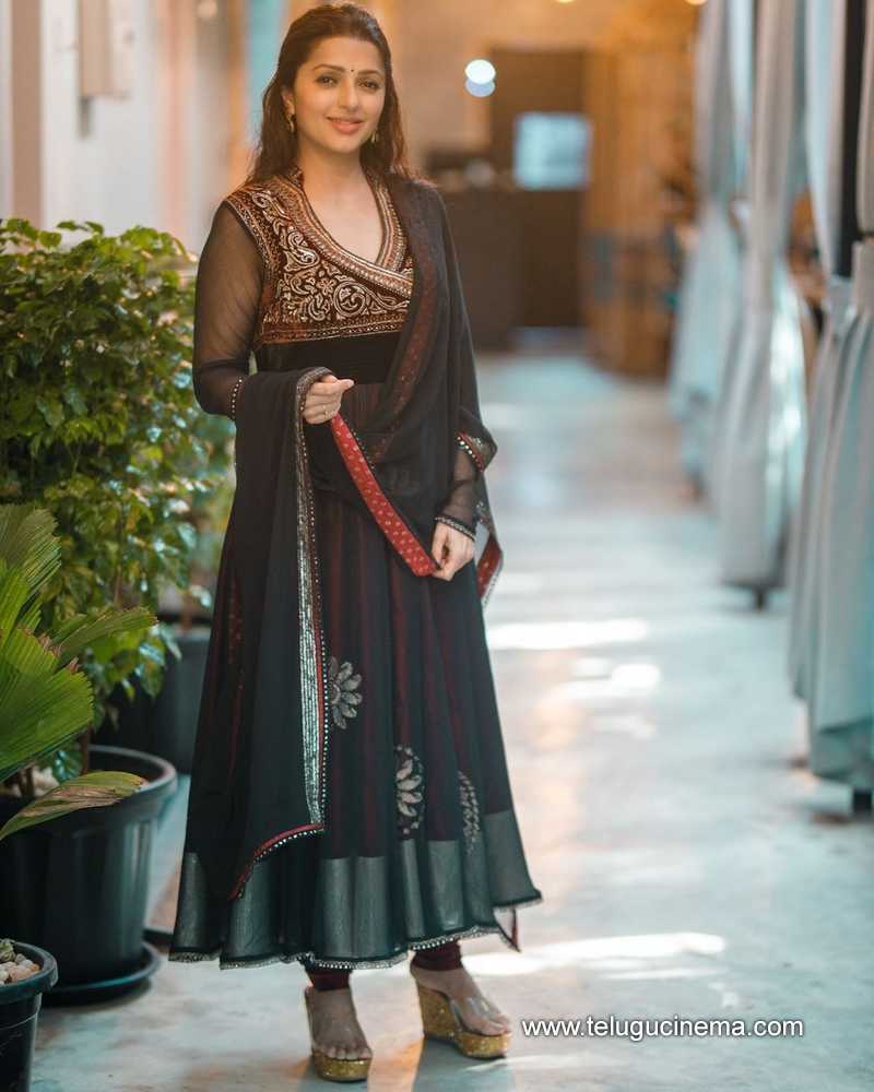bhumika stills 311024 07