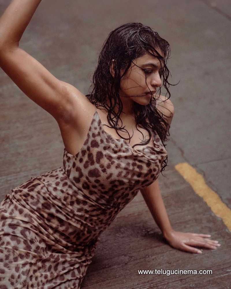 shivani stills 091024 02