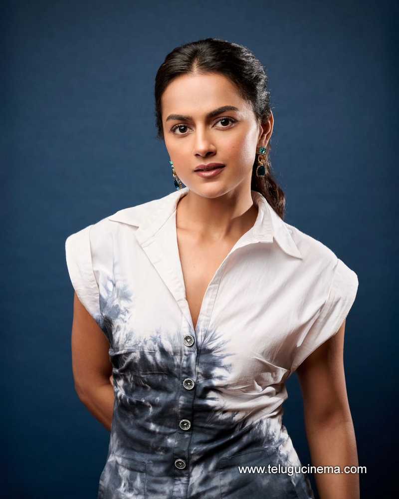 shraddhasrinath stills 241024 05
