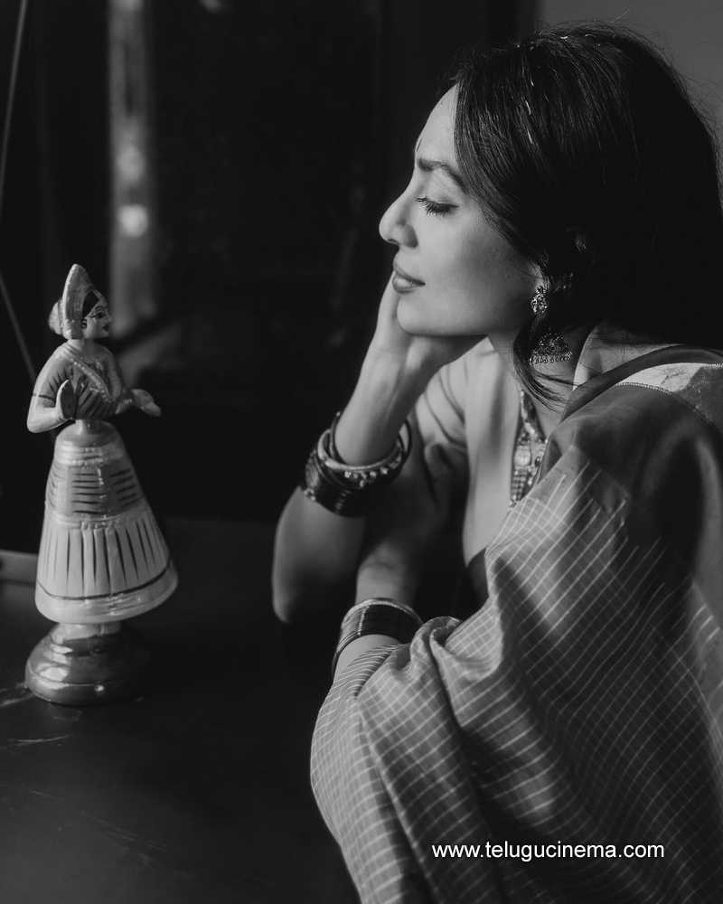 sobhita stills 211024 11