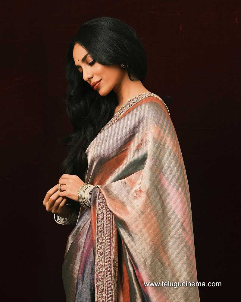 sobhita stills 231024 03