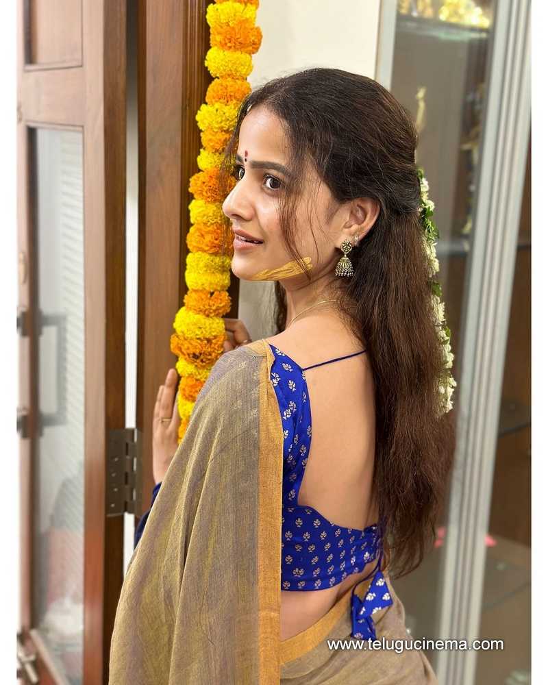vaishnavi stills 301024 04
