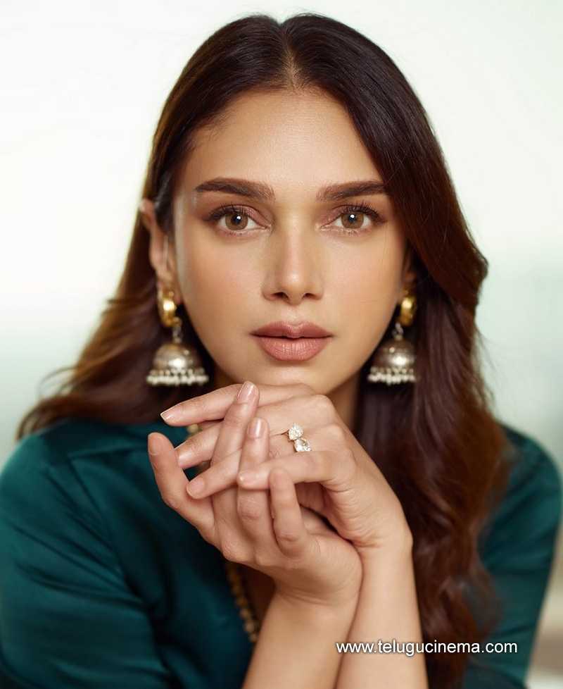 aditi stills 261124 02