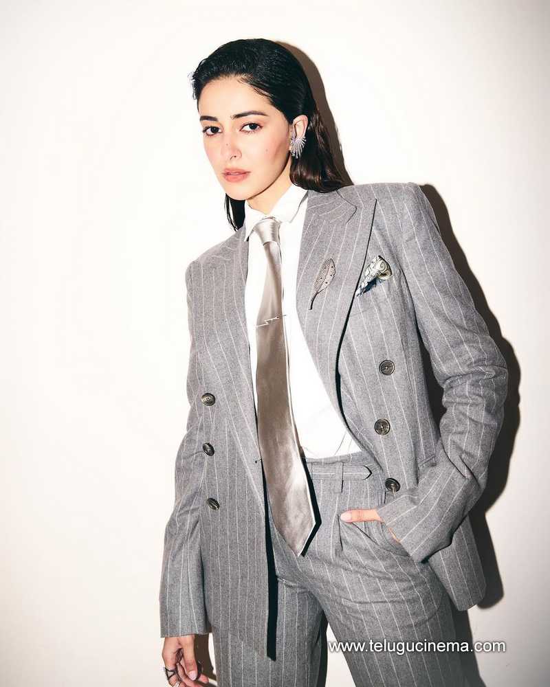ananya stills 111124 05