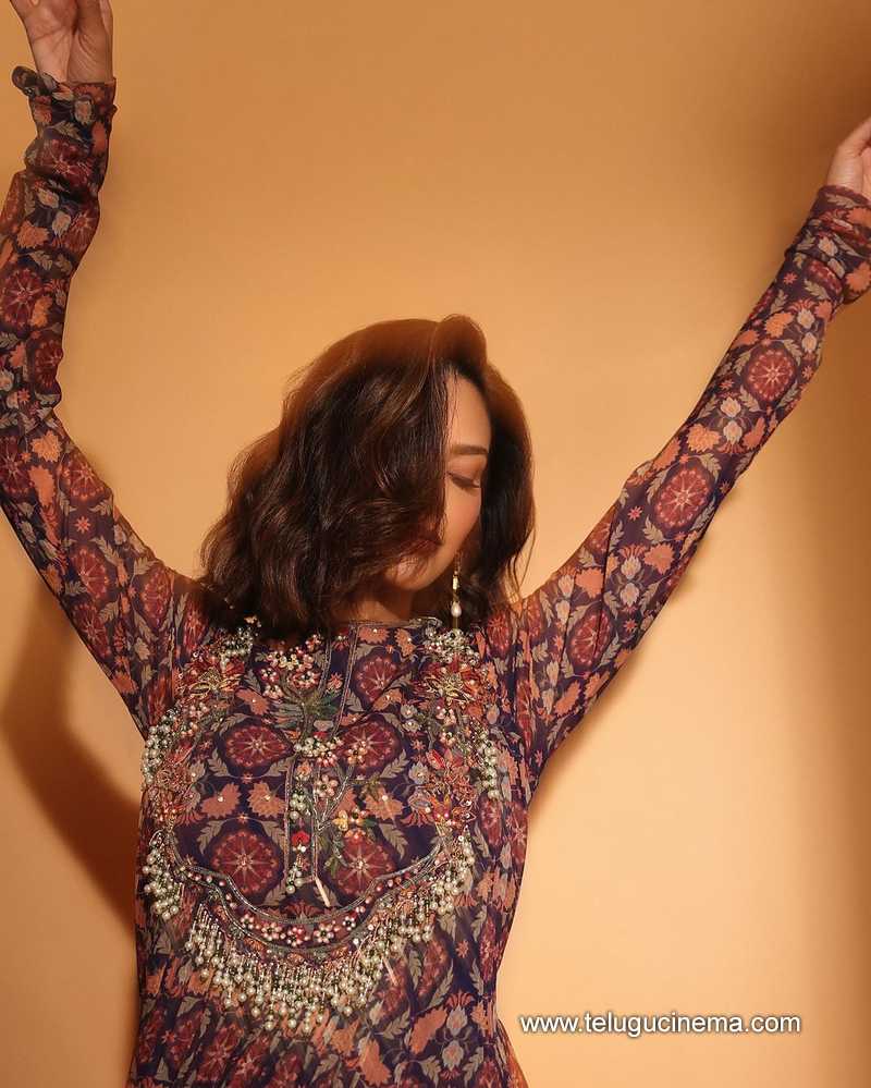 esha stills 031124 04