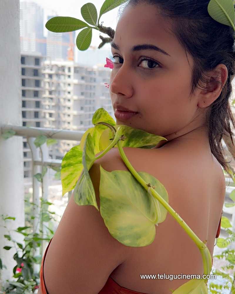 inaya stills 011124 02