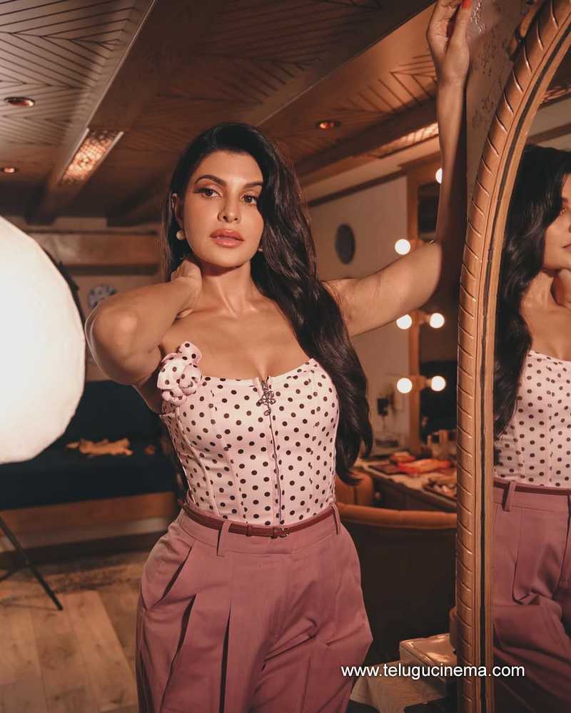 jacqueline stills 291124 02