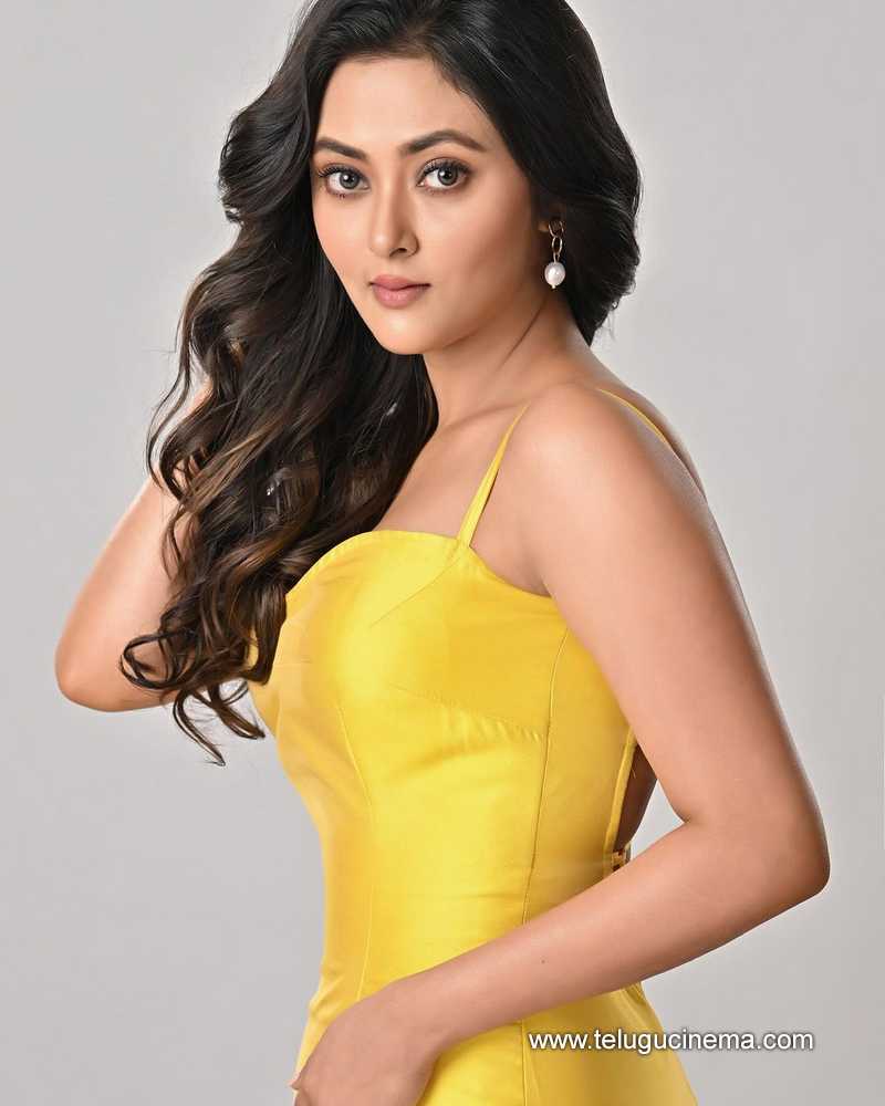 megha stills 041124 02